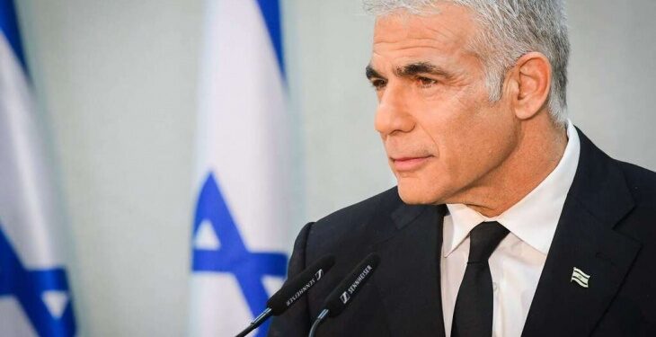 لابيد: كل شيء ينهار من حول إسرائيل وداخلها