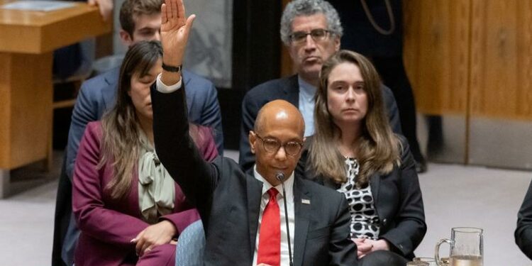 “الفيتو” الأمريكي تسقط قرار مشروع منح فلسطين العضوية الأممية الكاملة .. والسلطة الفلسطينية تندد