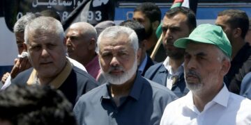 تلويح قطر بإغلاق مكتب “حماس”.. وهل سيشمل أيضا مغادرة القادة 