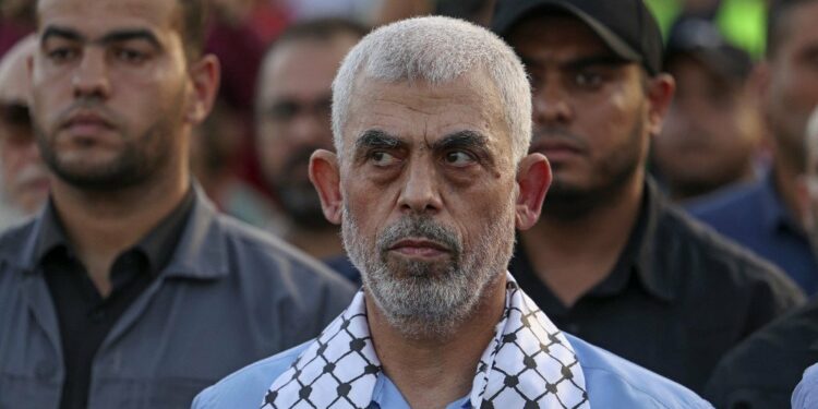 حماس: ندين موقف بايدن بشأن الهدنة ونعتبره تراجعا عن نتائج مفاوضات القاهرة ونثمن اعتزام مصر التدخل رسميا لدعم دعوى “الإبادة الجماعية” ضد إسرائيل أمام محكمة العدل الدولية