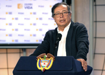 الرئيس الكولومبي يعلن قطع العلاقات الدبلوماسية مع إسرائيل ويتهمها بـ”الابادة الجماعية”.. و”تل أبيب” تعتبر الخطوة مكافأة لحماس