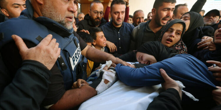 اليونيسكو تمنح جائزتها لحرية الصحافة للصحافيين الفلسطينيين في غزة