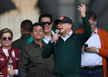 الرئيس الكولومبي: قطعنا علاقتنا مع إسرائيل ولا يمكن أن نقف إلى جانب الإبادة الجماعية ويجب وقف الهمجية الإسرائيلية