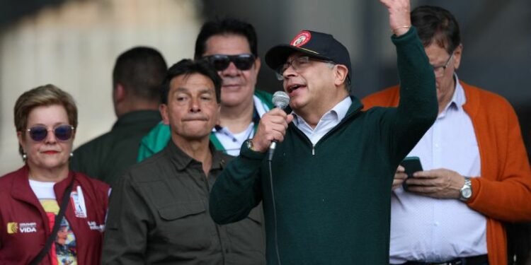 الرئيس الكولومبي: قطعنا علاقتنا مع إسرائيل ولا يمكن أن نقف إلى جانب الإبادة الجماعية ويجب وقف الهمجية الإسرائيلية