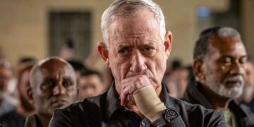 ضربة جديدة لنتنياهو.. غانتس يُجهز نفسه للانسحاب من الحكومة الإسرائيلية ويقترح تشكيل لجنة تحقيق بهجوم 7 أكتوبر