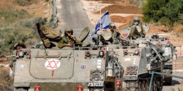 وزير إسرائيلي يهدد باجتياح جنوب لبنان واحتلال مساحات كبيرة من الأراضي ويؤكد: نقترب من حرب شاملة مع “حزب الله”