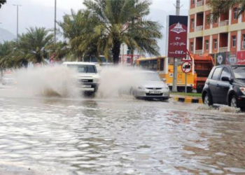 تباطؤ حاد في النشاط غير النفطي بالإمارات في أبريل بفعل السيول