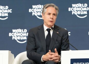 بلينكن: من المستحيل التوصل إلى وقف إطلاق نار مع “حزب الله” ما دامت الحرب مستمرة في قطاع غزة