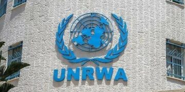 الأونروا تغلق مجمع مكاتبها في القدس الشرقية بعدما حاول “متطرفون إسرائيليون” إحراقه