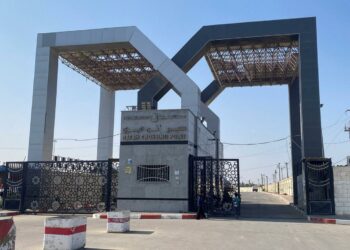 إسرائيل تعتزم تسليم إدارة معبر رفح البري إلى شركة أمريكية خاصة تحت إشرافها.. والفصائل الفلسطينية ترفض وصاية أي جهة خارجية على المعبر