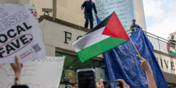 شرارة الغضب تتمدد.. طلاب بجامعة “فوردهام” ينصبون خياما احتجاجا على حرب غزة