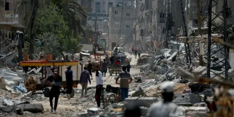 كم تبلغ تكلفة إعادة إعمار قطاع غزة؟