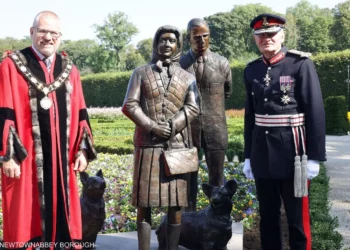 تمثال جديد للملكة إليزابيث الثانية يثير سخرية.. هل يشبهها؟