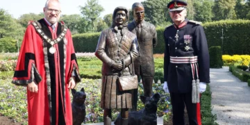 تمثال جديد للملكة إليزابيث الثانية يثير سخرية.. هل يشبهها؟