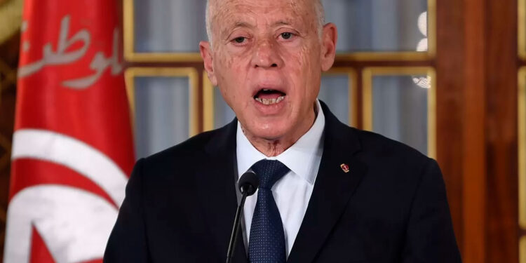 قيس سعيّد يستبق الانتخابات الرئاسية ويغير جميع ولاة تونس