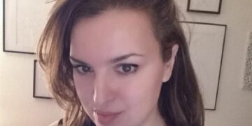 صحيفة بريطانية تكشف تفاصيل جديدة عن سيدة الـ”بيجر”