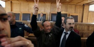 صنداي تايمز: الإفراج عن “مانديلا فلسطين” قد ينهي حرب غزة ومخاوف من قيام اسرائيل باغتياله في زنزانته