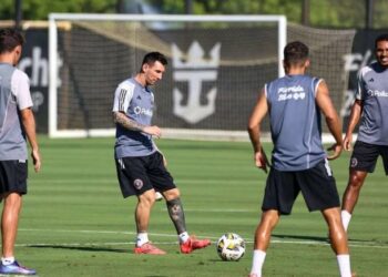 ميسي يعود للملاعب بعد غياب شهرين للإصابة