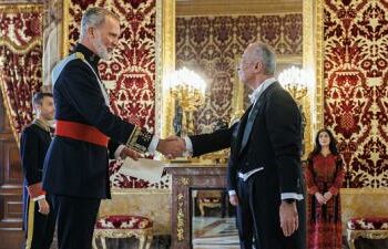 العاهل الإسباني يتسلم أوراق اعتماد أول سفير لدولة فلسطين