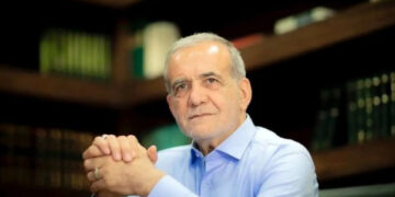 الرئيس الإيراني: “حزب الله” لا يستطيع مواجهة إسرائيل منفردا ولن نسمح بأن يصبح لبنان غزة أخرى ونحذر من إشعال الصراع