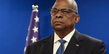 وزير الدفاع الأمريكي يقول إن أمريكا عازمة على منع إيران من “استغلال” الوضع في لبنان لتوسيع الصراع بالشرق الأوسط