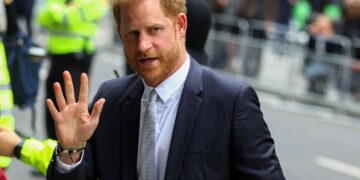 الأمير هاري يبحث عن طريقة للعودة إلى العائلة الملكية مجدداً