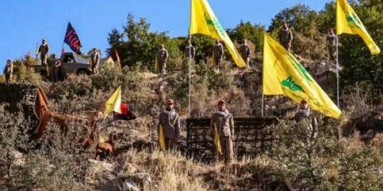 إصابة ما لا يقل عن 10 من أعضاء حزب الله في لبنان بعد إنفجار أجهزة اتصال لاسلكي كانوا يحملونها