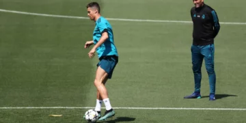 رونالدو يريده.. النصر السعودي يفكر في التعاقد مع زين الدين زيدان