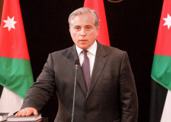 حكومة جعفر حسان تؤدي اليمين أمام ملك الأردن