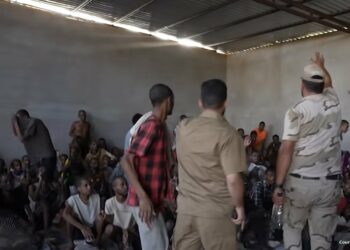 السلطات الليبية تعلن تفكيك شبكة للاتجار في البشر