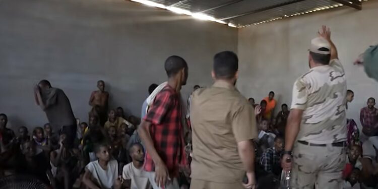 السلطات الليبية تعلن تفكيك شبكة للاتجار في البشر