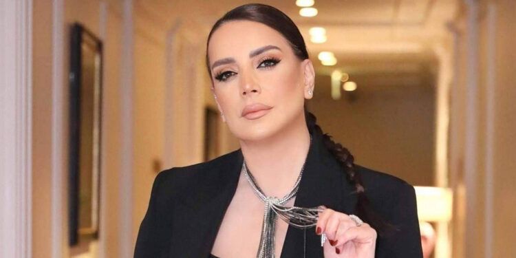 شكران مرتجى تُكرم من نقابة الفنانين السوريين بعد ثلاثين عاماً من الانتظار