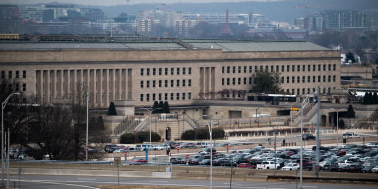 بعد “تسريب الرد الإسرائيلي”.. البنتاغون: لا تحقيق مع موظفة “إيرانية الأصل”