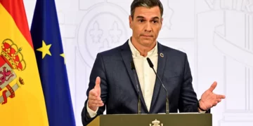 رئيس الوزراء الإسباني: اليونيفيل لن تنسحب من جنوب لبنان