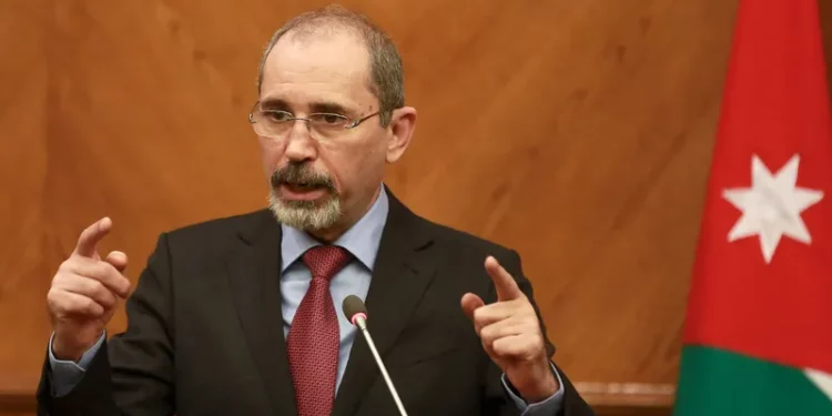 الأردن أبلغ إيران وإسرائيل أنه “سيتصدى لأي تهديد لأمنه”