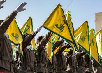 حزب الله يُندّد بالضربات الإسرائيلية على إيران ويعتبرها “تصعيدًا خطيرًا” في المنطقة ويُحمّل الولايات المتحدة “المسؤولية الكاملة” عن تداعياتها