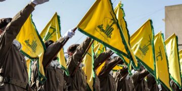 حزب الله يُندّد بالضربات الإسرائيلية على إيران ويعتبرها “تصعيدًا خطيرًا” في المنطقة ويُحمّل الولايات المتحدة “المسؤولية الكاملة” عن تداعياتها