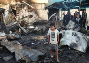 الإبادة مستمرة بشمال غزة.. نسف منازل وشهداء في الشوارع ودمار هائل بكل مكان ولا ماء ولا غذاء ولا دواء للمحاصرين