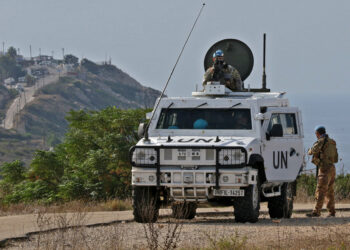 قوات اليونيفيل تتهم الجيش الإسرائيلي بإطلاق النار على مواقع وتجهيزات تابعة لها في جنوب لبنان وإصابة اثنين من جنودها ..وإيطاليا تستدعي سفير إسرائيل