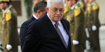 تطوّرات مُفاجئة بلمف المصالحة الفلسطينية وعباس يطلب لقاءً عاجلًا مع “حماس” واجتماع حاسم في القاهرة الأربعاء المُقبل