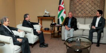 خلال استقباله بعمان وزير خارجية إيران.. العاهل الأردني يحذر من تأثير استمرار “القتل” الإسرائيلي على توسعة الصراع بالمنطقة.. ويدعو الى وقف الحرب الإسرائيلية على غزة ولبنان