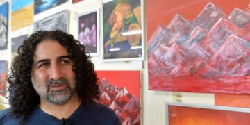 ترحيل نجل بن لادن من فرنسا.. ومنعه من العودة “لأي سبب”