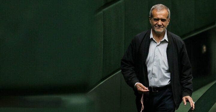 الرئيس الإيراني يُشيد بـ”الرد الحاسم” على العدوان الإسرائيلي و“تل أبيب” تتوعد بالرد