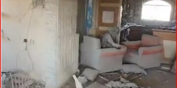 آخر لحظات السنوار قبيل استشهاده وفقا لصور الجيش الإسرائيلي