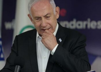 نتنياهو يتهم “أذرع إيران” بمحاولة اغتياله إثر هجوم بمُسيرة على منزله ويتوعد بمواصلة الحرب.. ووزير خارجيته يقول إن”محاولة الاغتيال” تظهر الوجه الحقيقي لمحور الشر