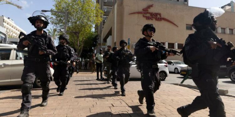 “الشاباك” يدّعي اعتقال إسرائيليين جنّدتهما إيران لعملية اغتيال