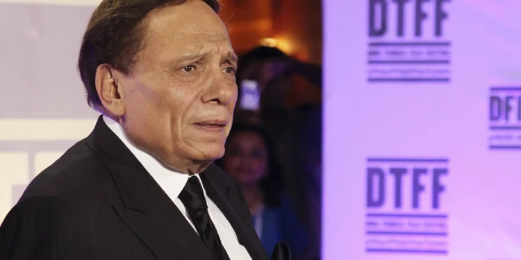 عائلة عادل إمام تعلن اعتزاله الفن نهائيا