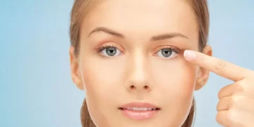 علاج مشكلة الجفون المتدلية.. عمليات تجميل الجفون