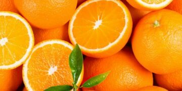 ليس فقط البرتقال والليمون..7 أطعمة أخرى غنية بفيتامين سي اعرفها