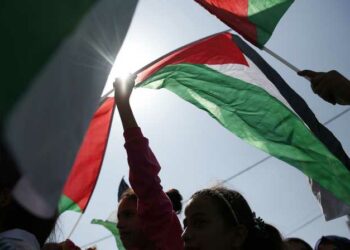 الحكومة الإسرائيلية تروج لمشروع قانون يمنع رفع علم فلسطين بالجامعات